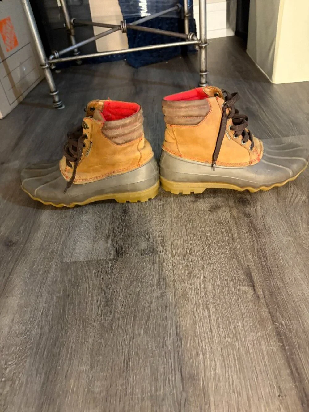 Sperry Lace Up Duck Boots - M8.5 *Fit closer to a 9*